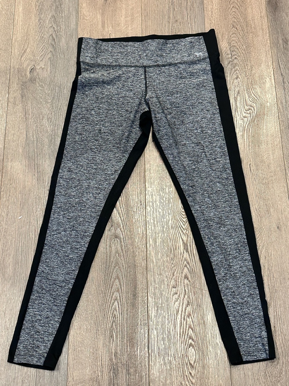 Y2K Victoria's Secret PINK Yoga Gray Black Leggings M Dog Logo 2000s Throwback